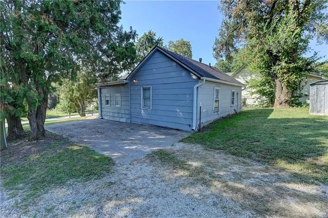 $139,700 | 928 Dakota Street, Leavenworth, KS 66048