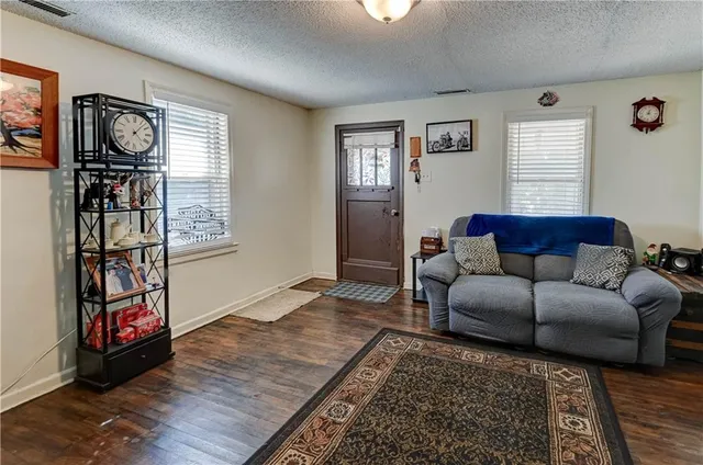 $139,700 | 928 Dakota Street, Leavenworth, KS 66048