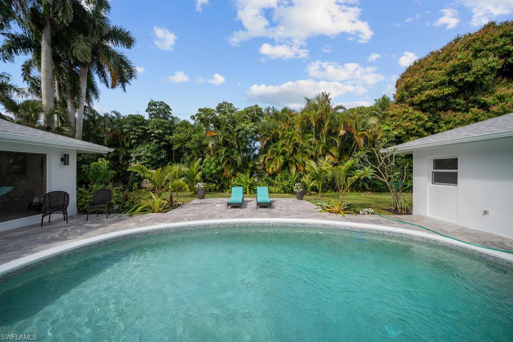 2751 Crayton Road Naples, FL 34103 - Photo 12 of 29 Gallery Image 12