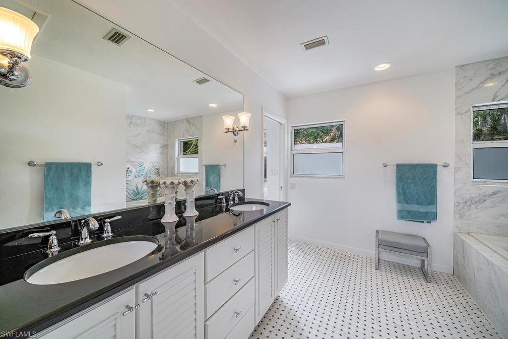 2751 Crayton Road Naples, FL 34103 - Photo 18 of 29 Gallery Image 18