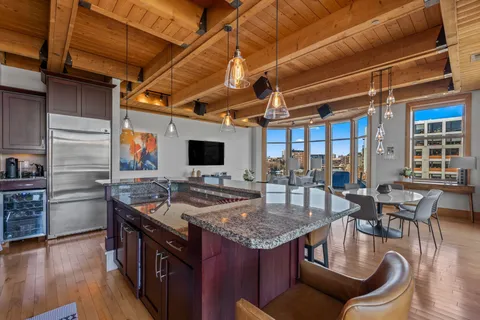 $1,220,000 | 541 East Erie Street, Unit 302, Milwaukee, WI 53202