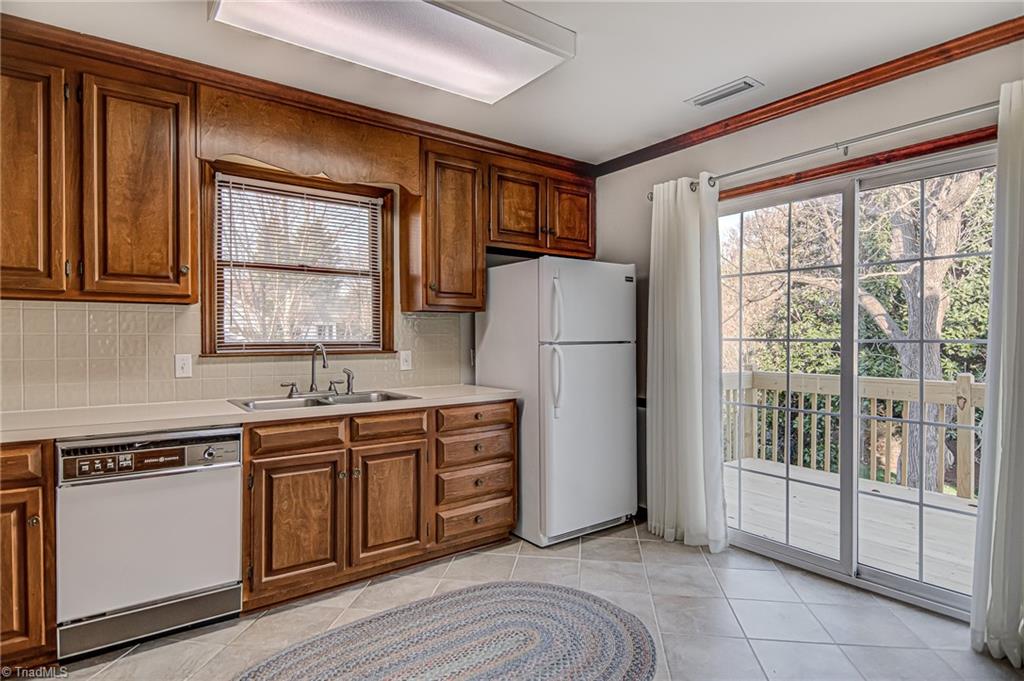 3419 Polo Road, Unit 112 Winston-Salem, NC 27106 - Photo 9 of 21 Gallery Image 9