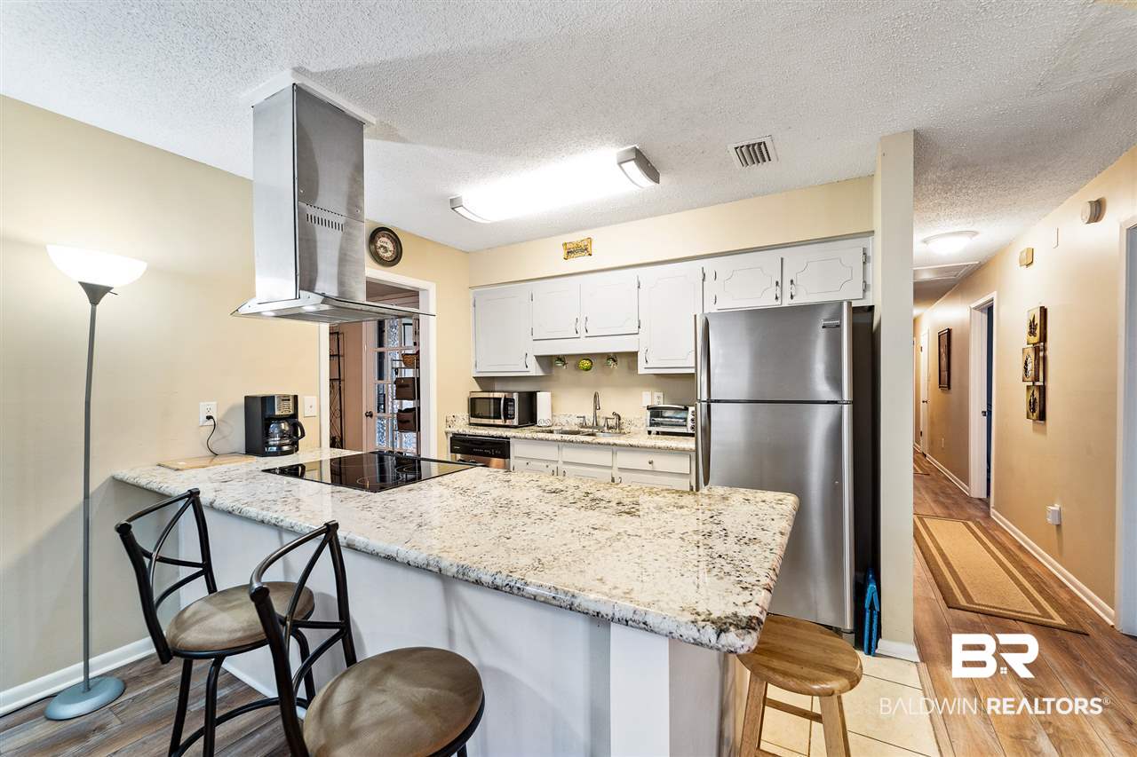2025 Oakchase Court Mobile, AL 36609 - Photo 6 of 20 Kitchen