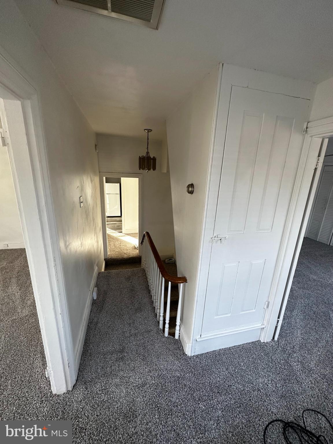163 Klockner Road Trenton, NJ 08619 - Photo 4 of 22 a view of entryway and livingroom