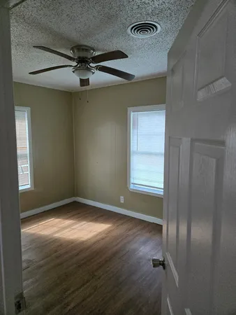$1,550 | 111 Bowie Street, Port Lavaca, TX 77979