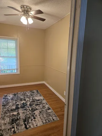 $1,550 | 111 Bowie Street, Port Lavaca, TX 77979