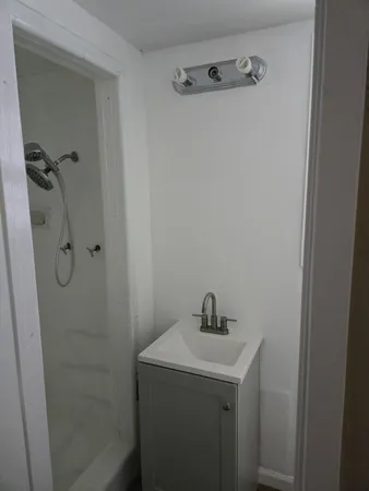 $1,550 | 111 Bowie Street, Port Lavaca, TX 77979
