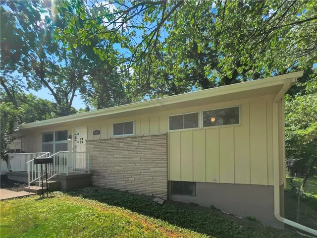 $190,000 | 11309 East 49th Street South, Kansas City, MO 64133
