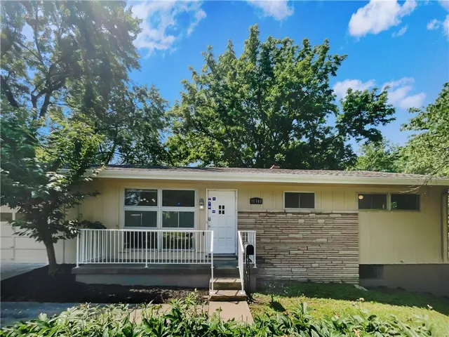 $190,000 | 11309 East 49th Street South, Kansas City, MO 64133