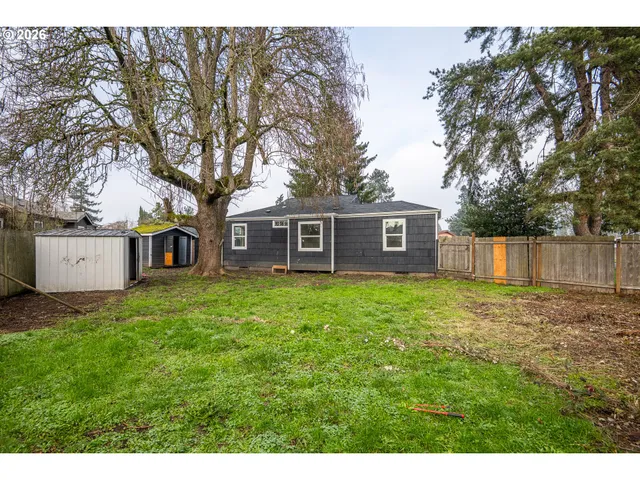 $233,500 | 1879 G Street, Springfield, OR 97477