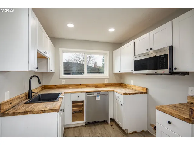 $233,500 | 1879 G Street, Springfield, OR 97477