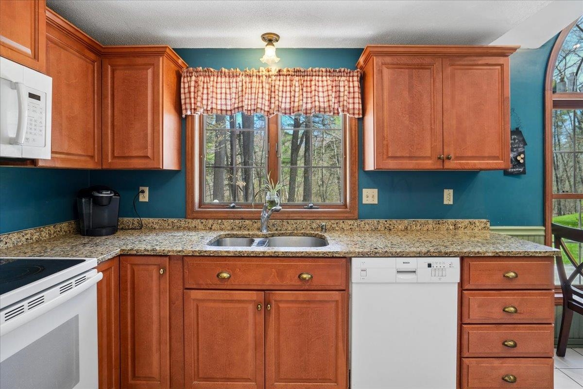 112 Hardy Road Londonderry, NH 03053 - Photo 33 of 59 Gallery Image 33