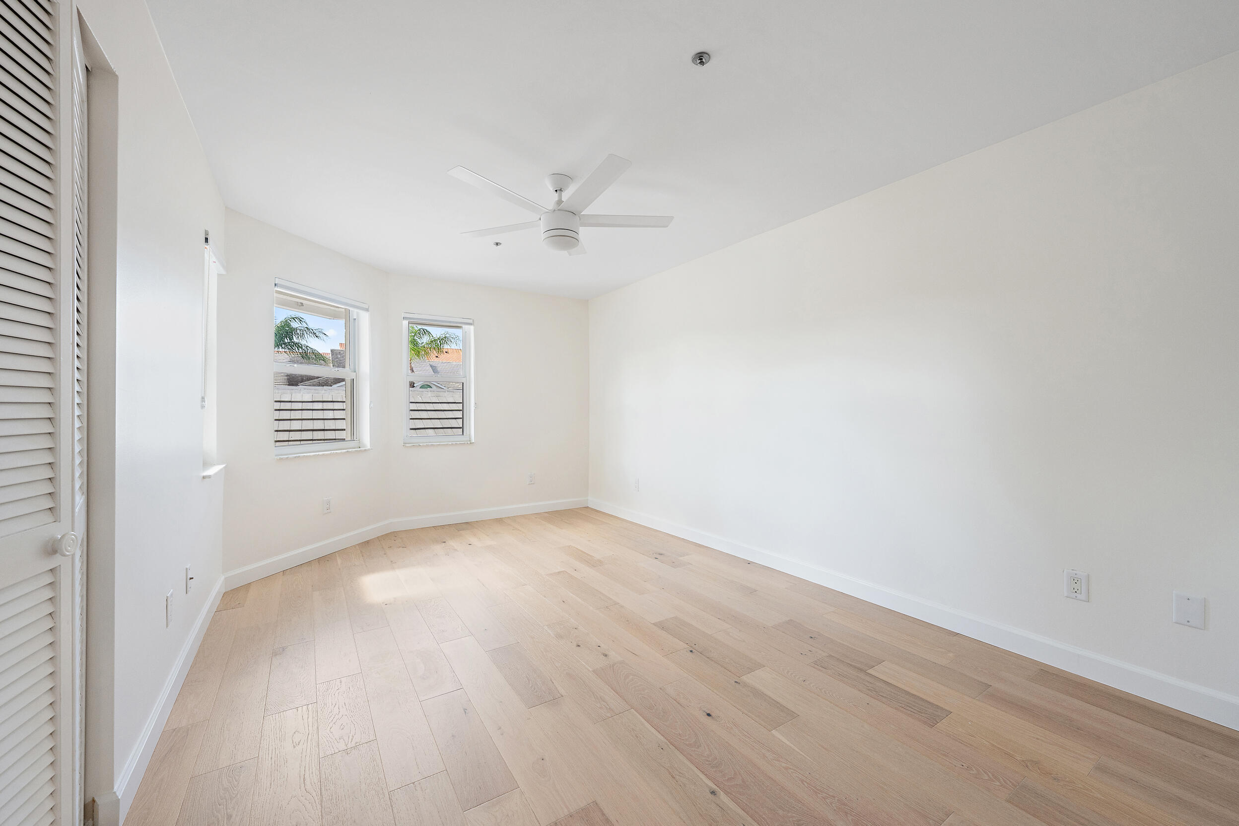 1000 North Us Highway, Unit 652 Jupiter, FL 33477 - Photo 34 of 64 an empty room with a empty space and windows