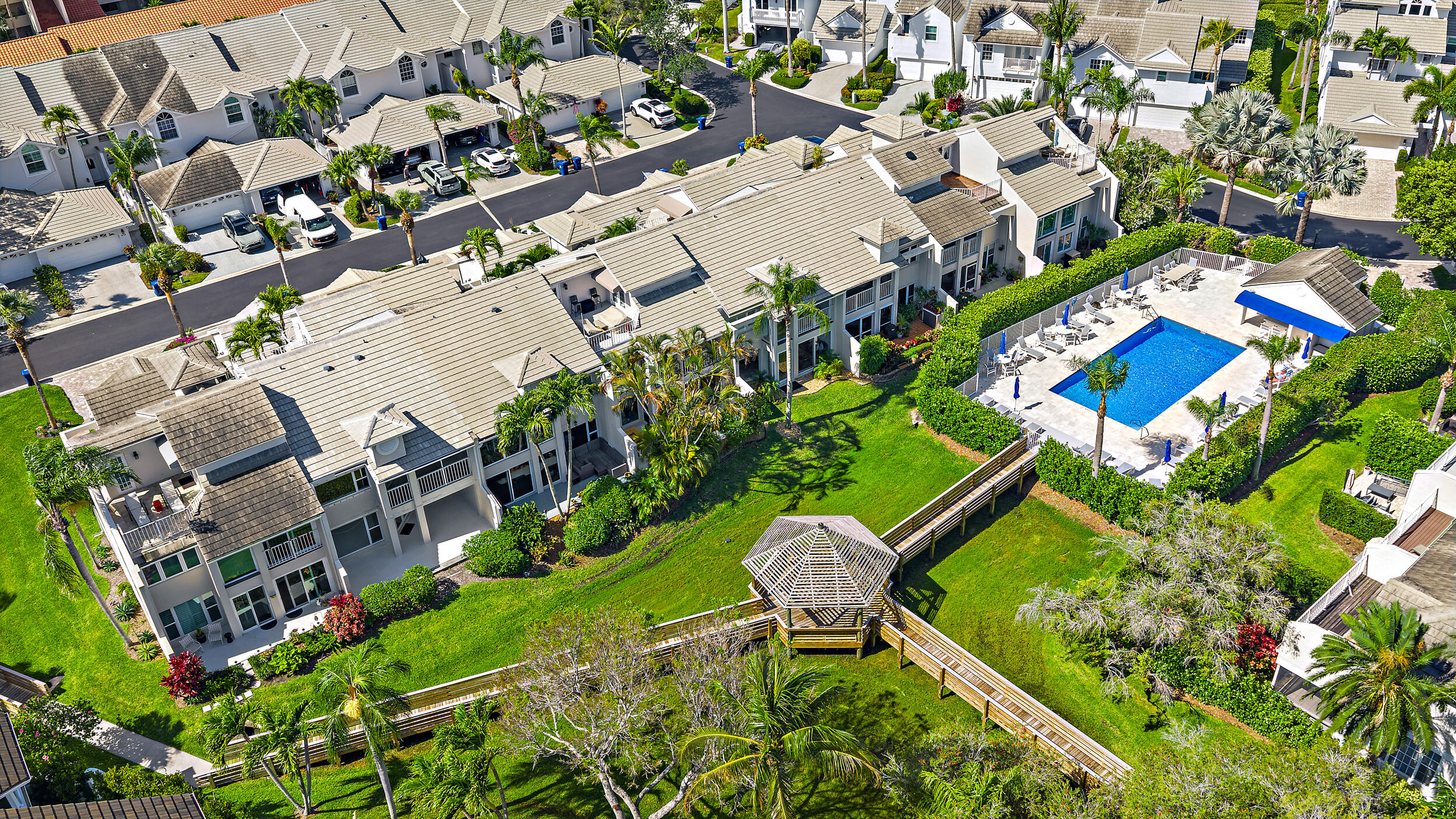 1000 North Us Highway, Unit 652 Jupiter, FL 33477 - Photo 4 of 64 a view of yard with an outdoor seating
