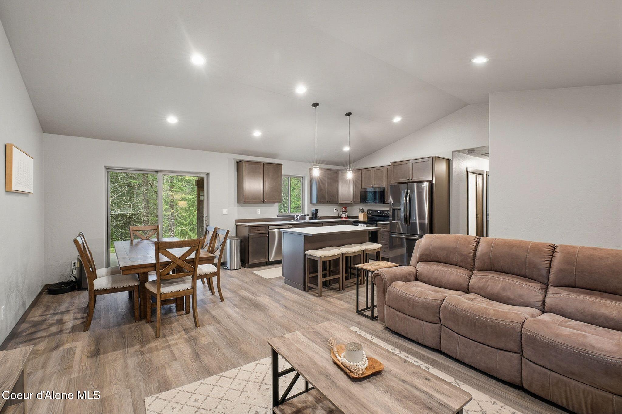 12053 Dufort Road Priest River, ID 83856 - Photo 3 of 18 IMG_0934