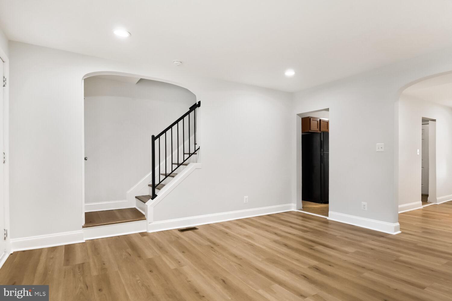 905 Kevin Road Baltimore, MD 21229 - Photo 4 of 19 opposite view of livingroom