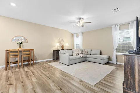 $340,000 | 934 Main Street, Hutto, TX 78634