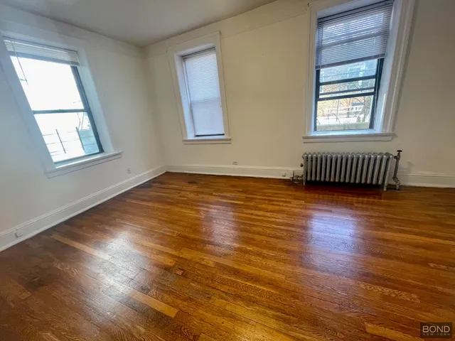 $3,200 | 32-15 35th Street, Unit A3 | Astoria