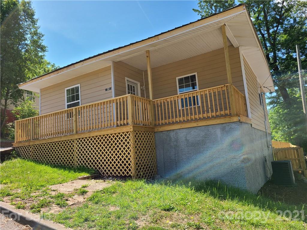 32 Ridge Street Marion, NC 28752 - Photo 2 of 37 Gallery Image 2