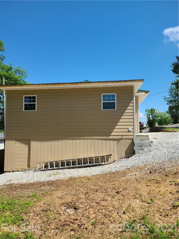 32 Ridge Street Marion, NC 28752 - Photo 12 of 37 Gallery Image 12