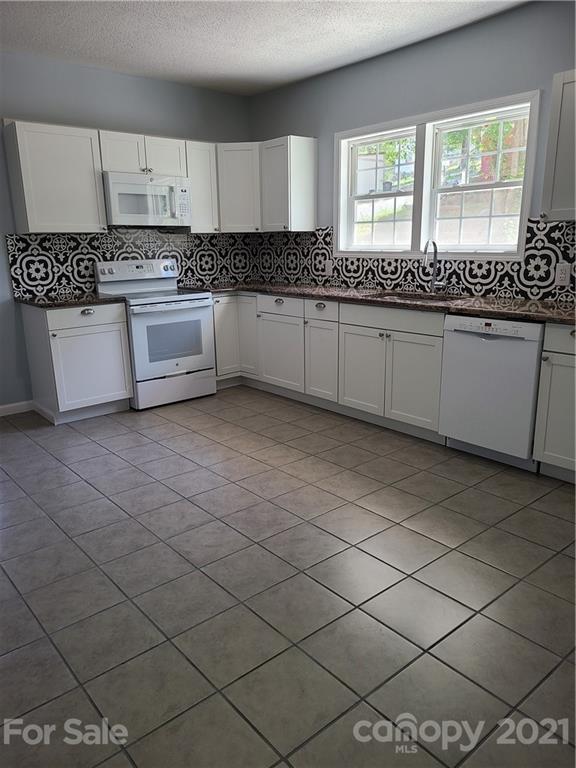 32 Ridge Street Marion, NC 28752 - Photo 19 of 37 Gallery Image 19