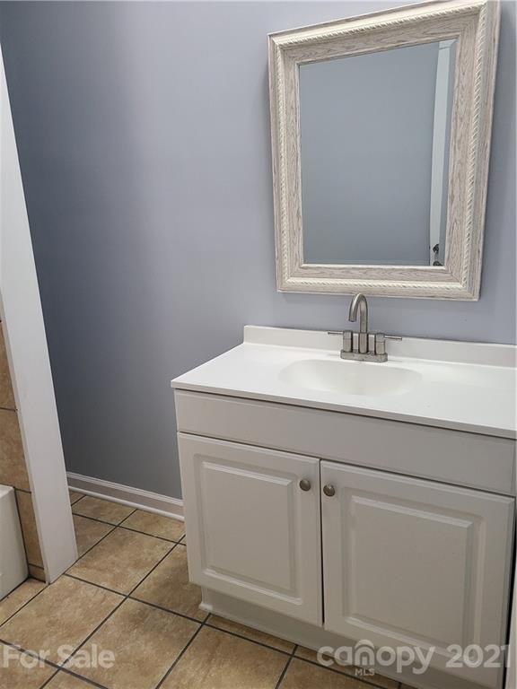 32 Ridge Street Marion, NC 28752 - Photo 31 of 37 Gallery Image 31