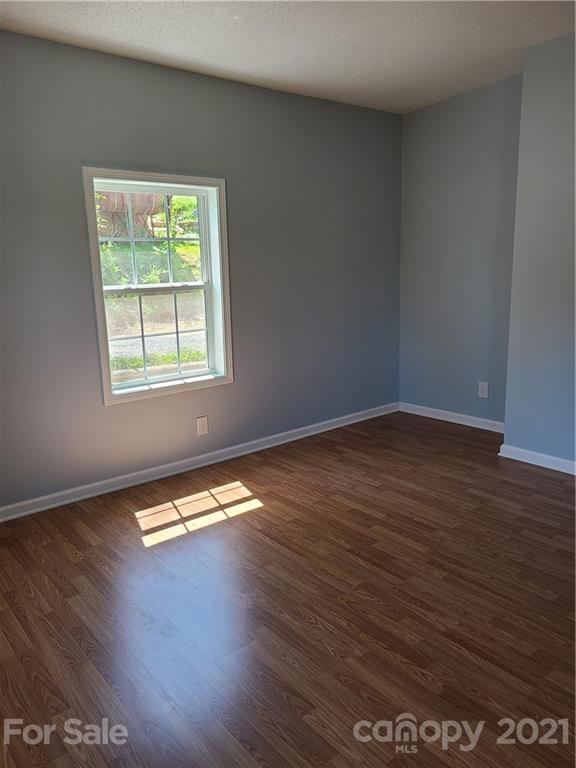32 Ridge Street Marion, NC 28752 - Photo 35 of 37 Gallery Image 35