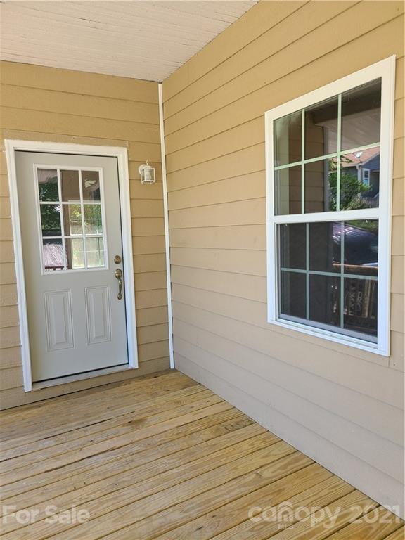 32 Ridge Street Marion, NC 28752 - Photo 5 of 37 Gallery Image 5