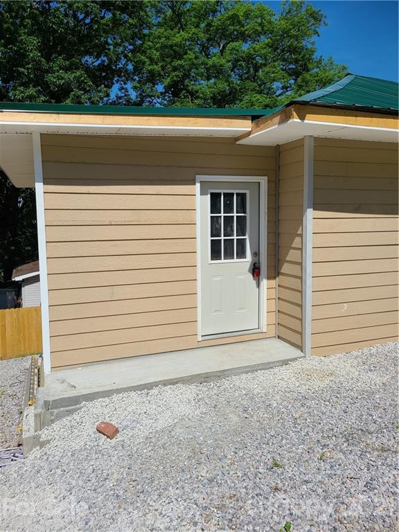 32 Ridge Street Marion, NC 28752 - Photo 9 of 37 Gallery Image 9