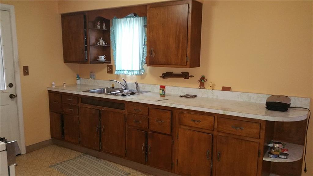 5316 Blossom Road Baldwin, PA 15236 - Photo 11 of 25 Gallery Image 11