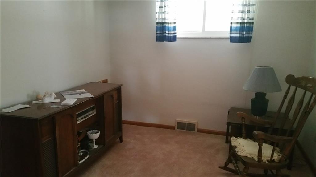 5316 Blossom Road Baldwin, PA 15236 - Photo 14 of 25 Gallery Image 14