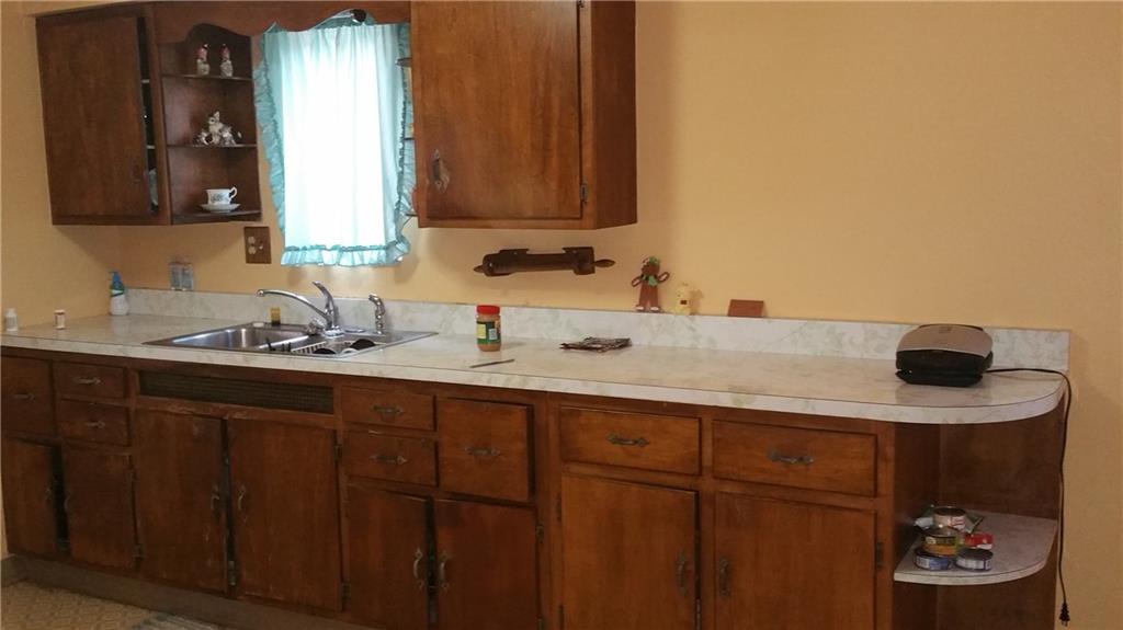 5316 Blossom Road Baldwin, PA 15236 - Photo 10 of 25 Gallery Image 10