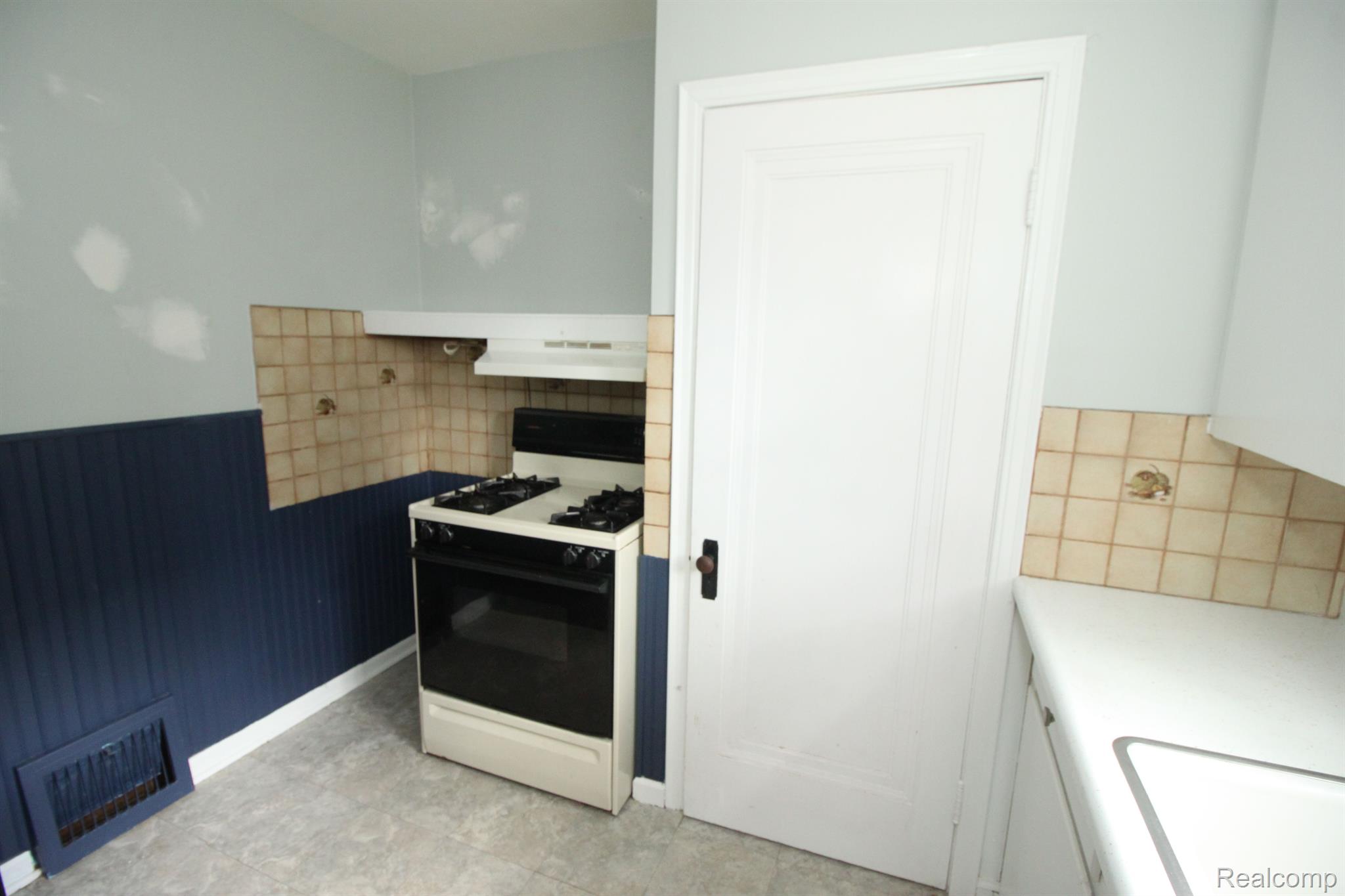 49100 Romeo Plank Road Macomb, MI 48044 - Photo 17 of 33 Gallery Image 17