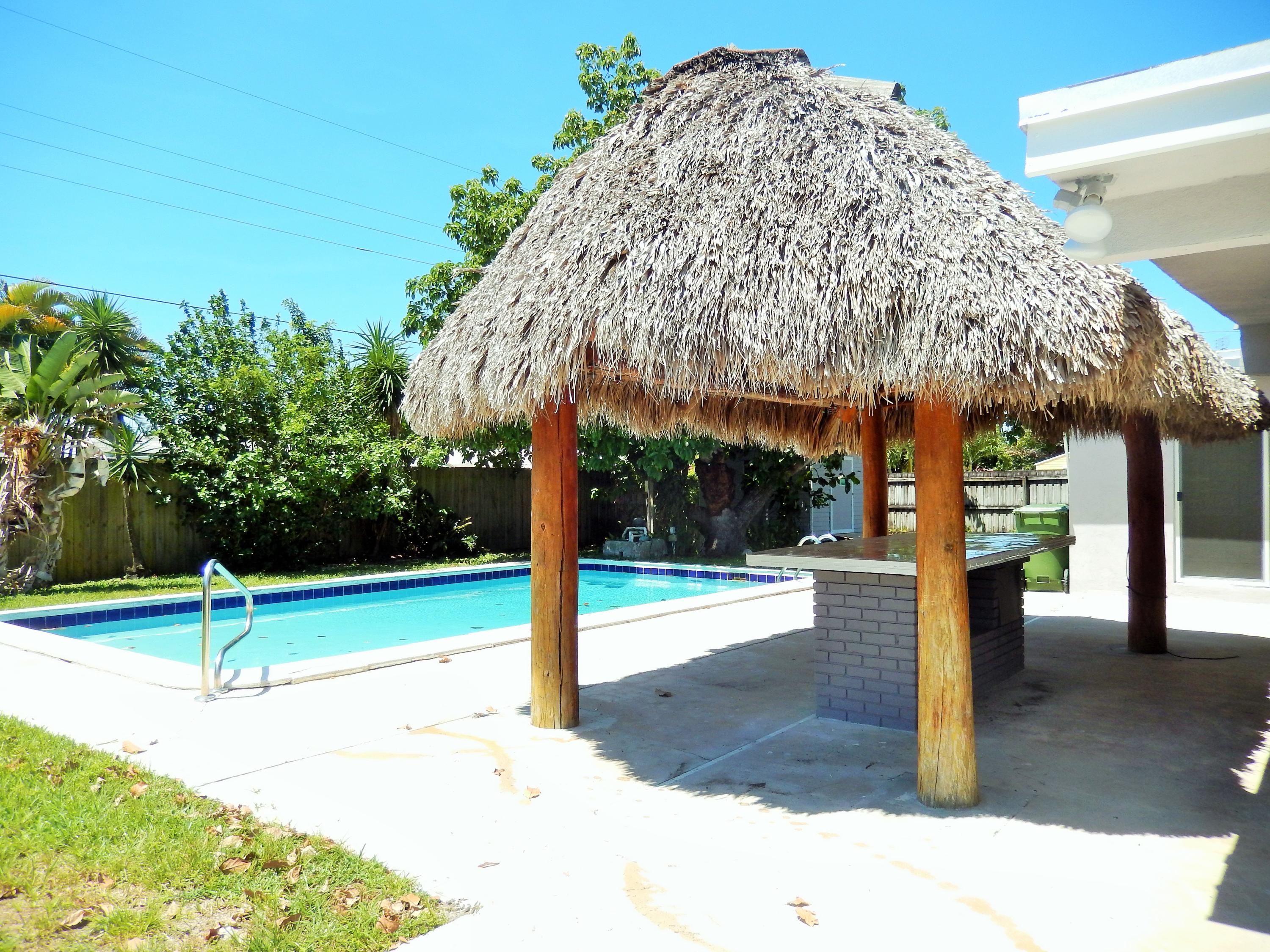 313 Pinehurst Road Palm Springs, FL 33461 - Photo 22 of 24 pool area