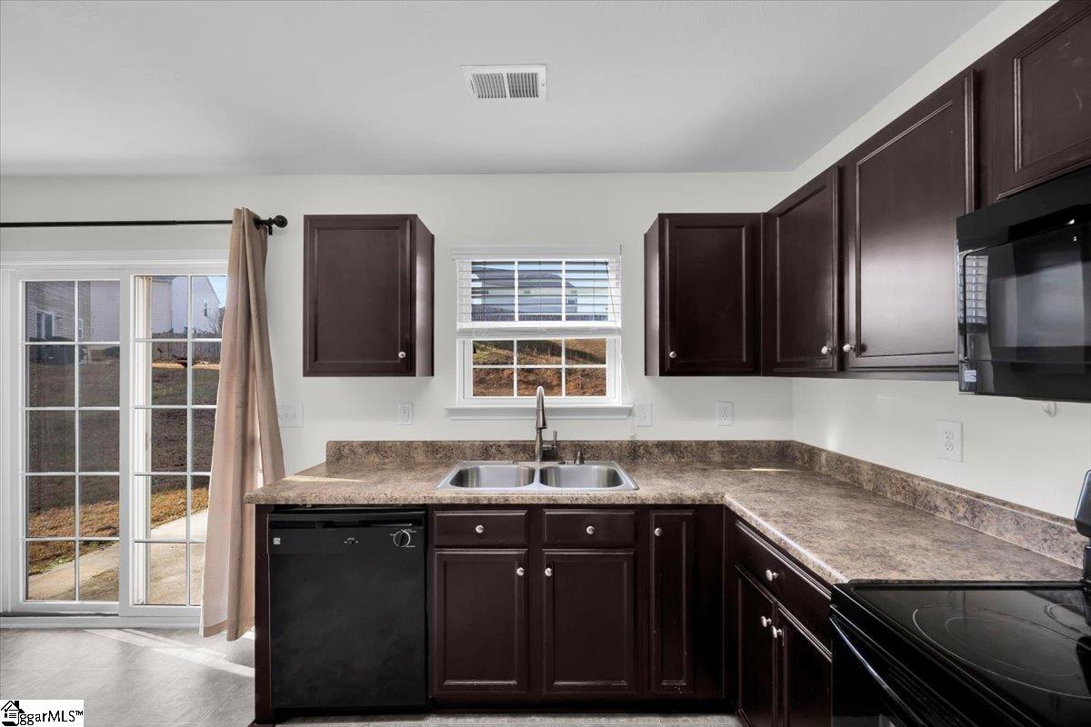 754 Markham Circle Moore, SC 29369 - Photo 11 of 38