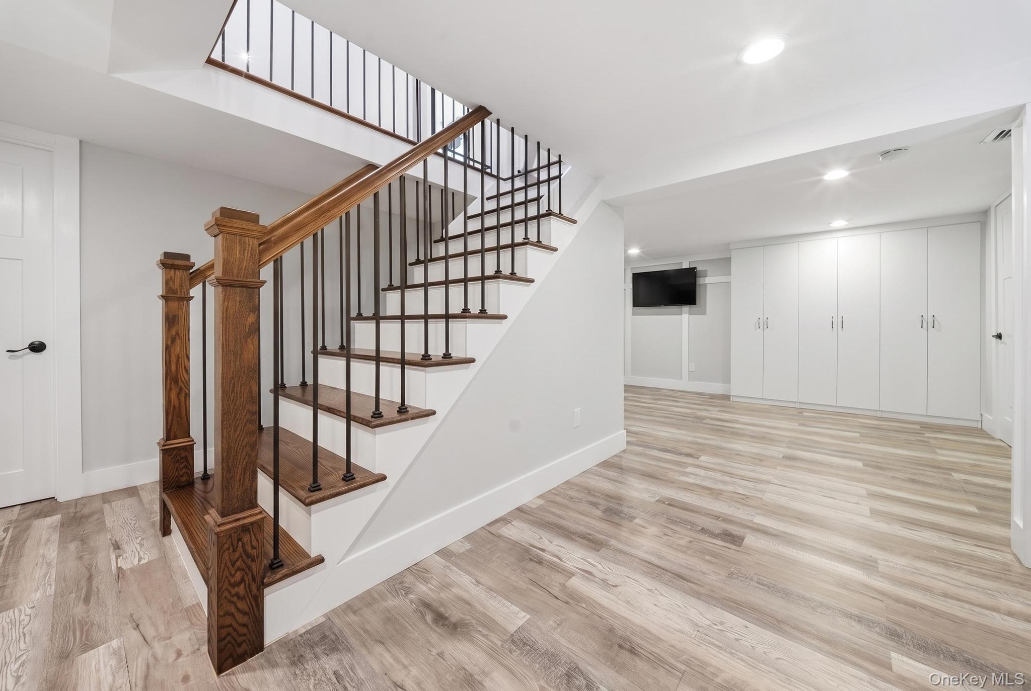 18 Devon Road Bethpage, NY 11714 - Photo 19 of 31 Gallery Image 19
