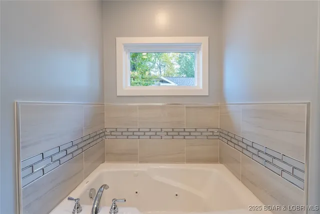 $1,299,000 | 289 Adrian Lane, Climax Springs, MO 65324