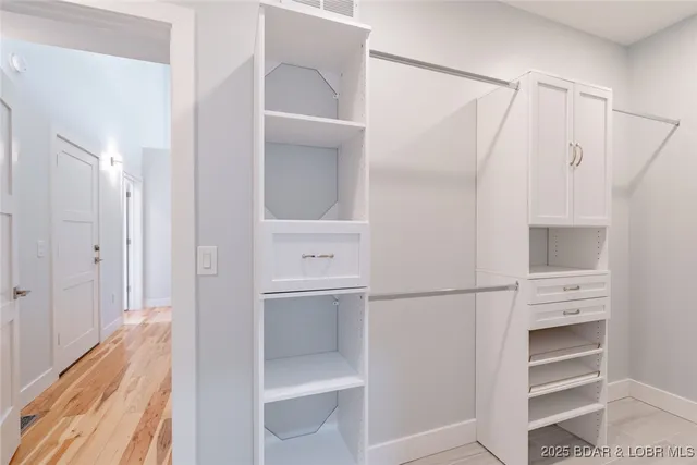 $1,299,000 | 289 Adrian Lane, Climax Springs, MO 65324