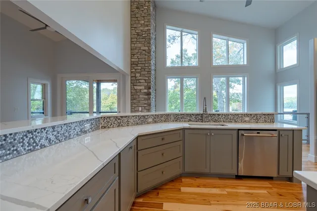 $1,299,000 | 289 Adrian Lane, Climax Springs, MO 65324