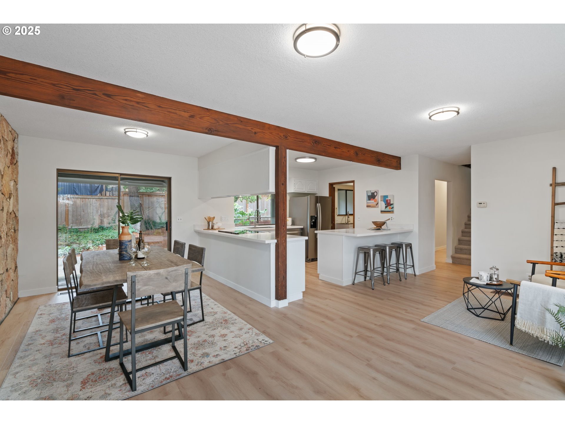 5845 Ridgetop Court Lake Oswego, OR 97035 - Photo 14 of 48 Kitchen/Family Room