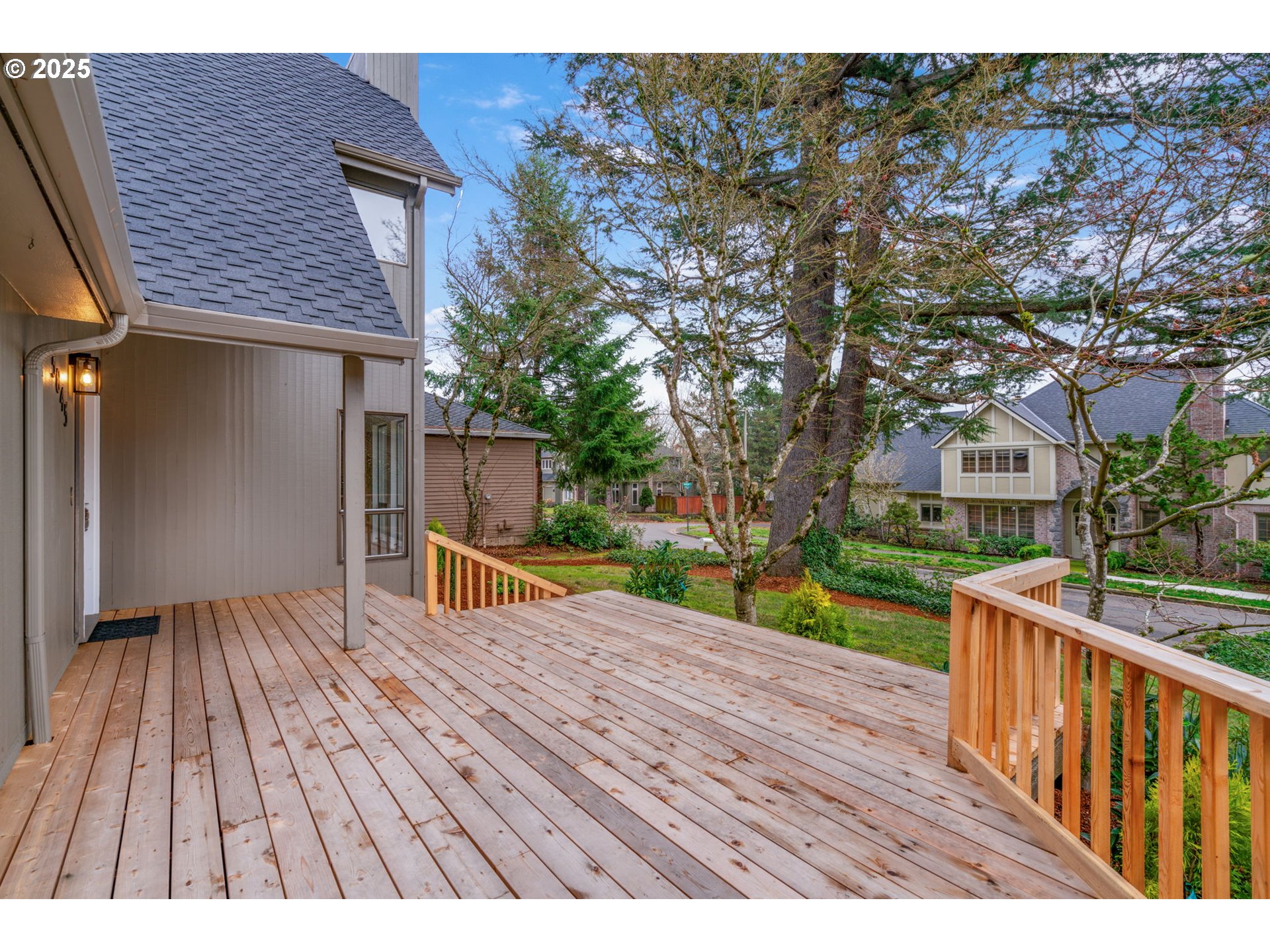 5845 Ridgetop Court Lake Oswego, OR 97035 - Photo 4 of 48 Deck