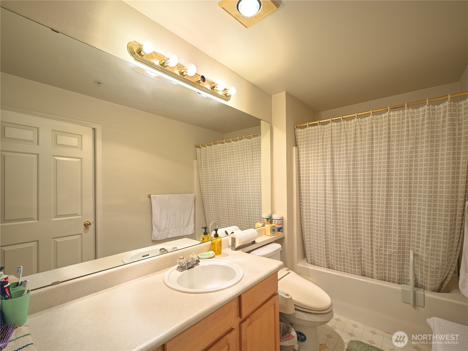 440 Maple Avenue Southwest, Unit B303 Renton, WA 98057 - Photo 9 of 26 Gallery Image 9