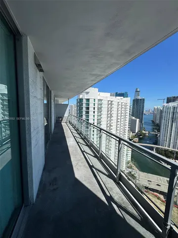 $3,500 | 90 Southwest 3rd Street, Unit 3901, Miami, FL 33130