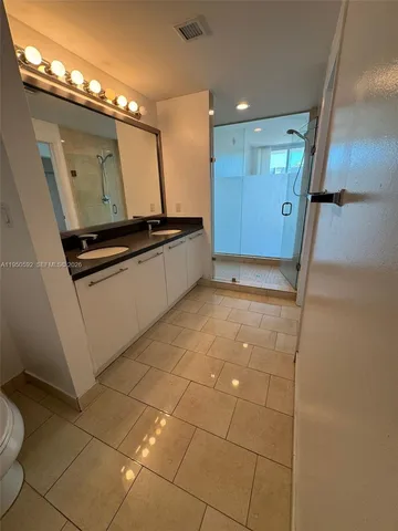 $3,500 | 90 Southwest 3rd Street, Unit 3901, Miami, FL 33130