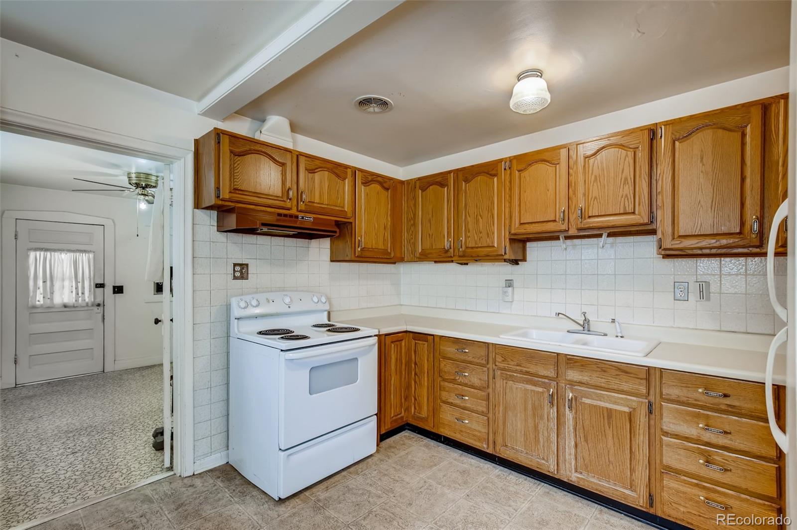 1075 Irving Street Denver, CO 80204 - Photo 10 of 28