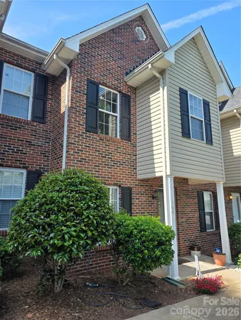$199,900 | 2240 15th Avenue Northeast, Unit 104, Hickory, NC 28601