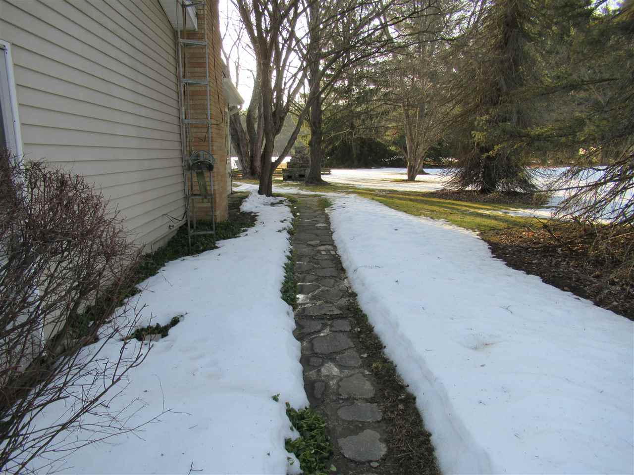 7137 Gillette Road Flushing, MI 48433 - Photo 31 of 47 50035426-31.JPG