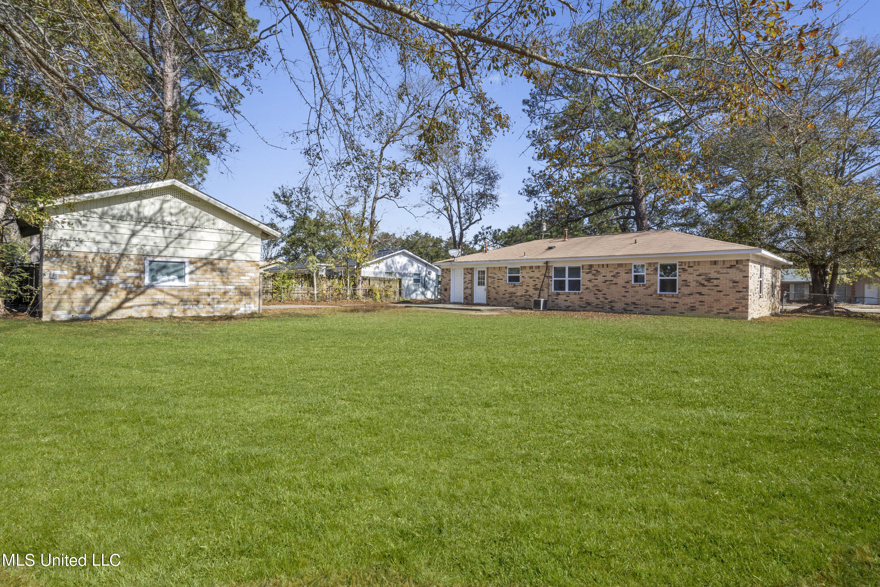428 Hanley Road Ocean Springs, MS 39564 - Photo 18 of 23 019