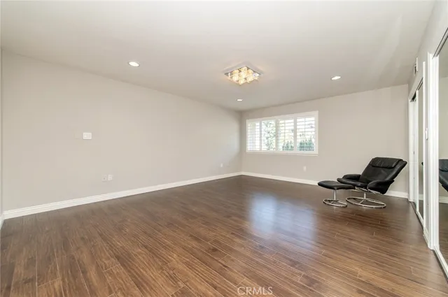 a view of a yard with an trees