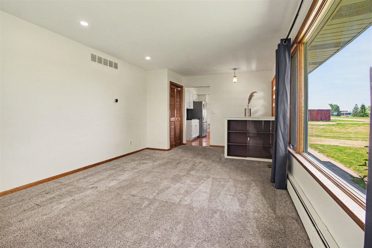 7610 Willis Road Ypsilanti, MI 48197 - Photo 7 of 38